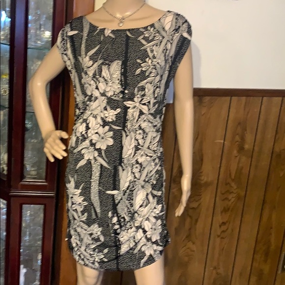Lady Luck Dress - Picture 1 of 9